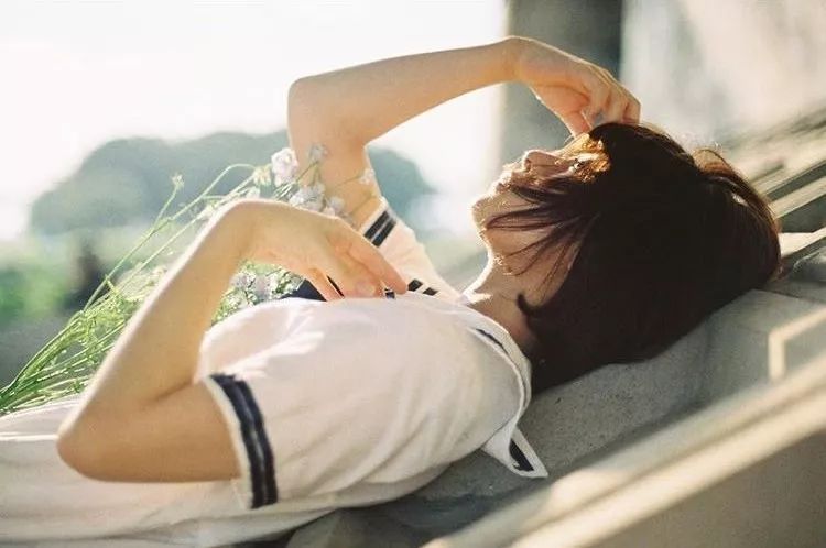 这样拍背影真的太好看了,怎样拍侧脸好看霸气