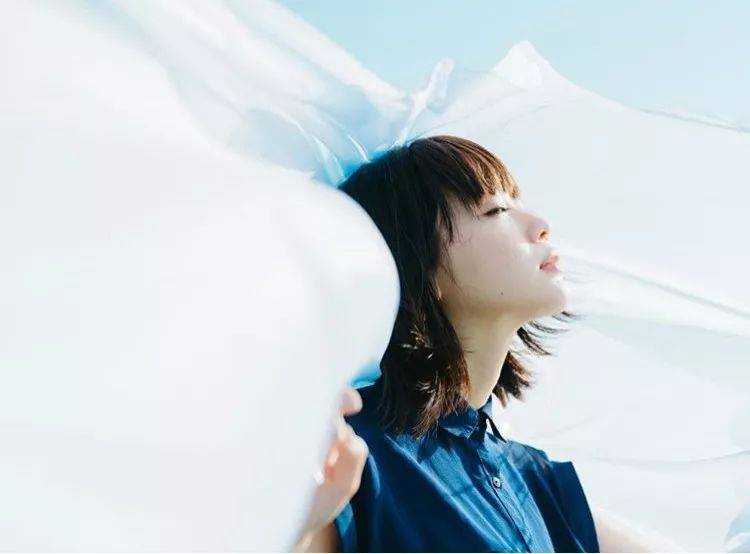 这样拍背影真的太好看了,怎样拍侧脸好看霸气