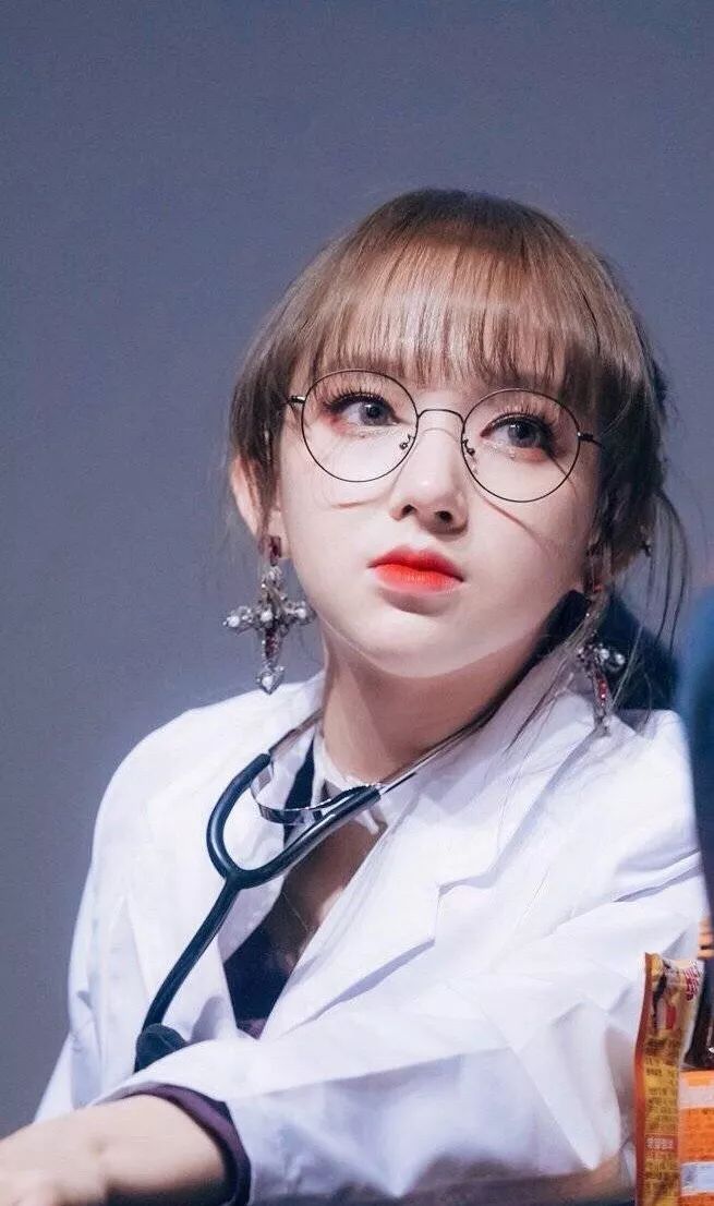 程潇头发颜色好看,程潇头发颜色粉