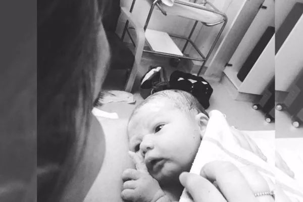 生完孩子撕心裂肺的痛和恐惧，像梦魇一样伴随这些妈妈的一生...