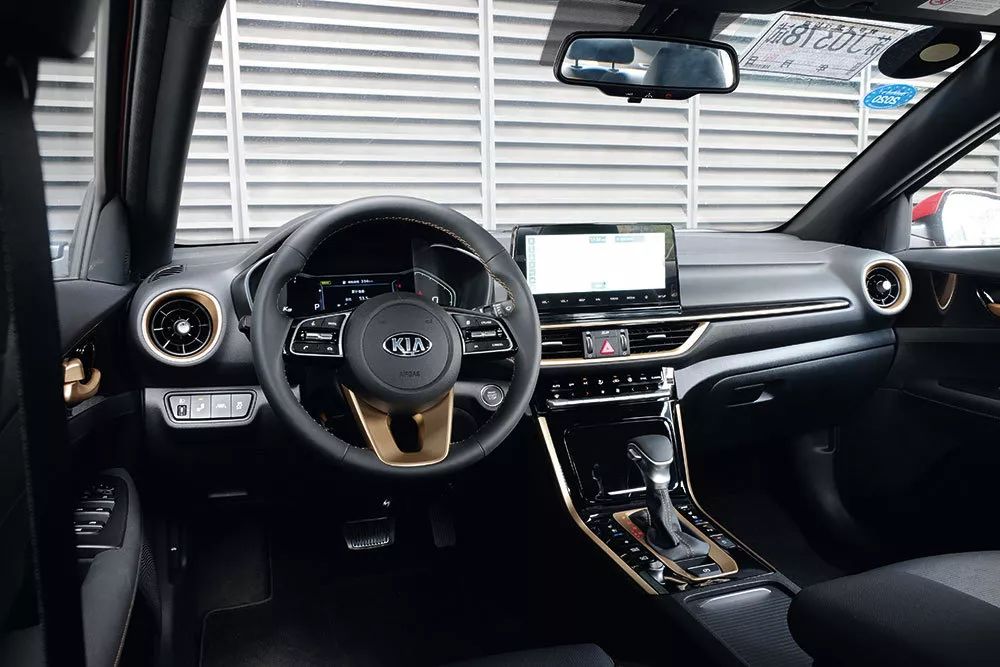 2015款起亚k3试驾视频,2021款起亚k31.5自吸试驾