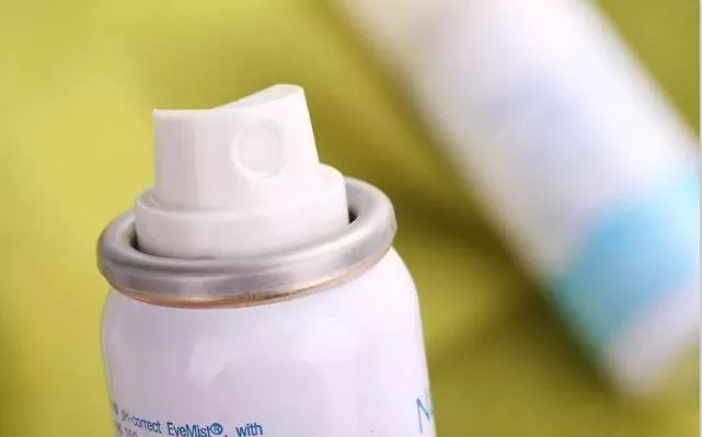 眼睛干涩疲劳不舒服滴什么眼药水,双眼干涩疲惫用什么眼药水