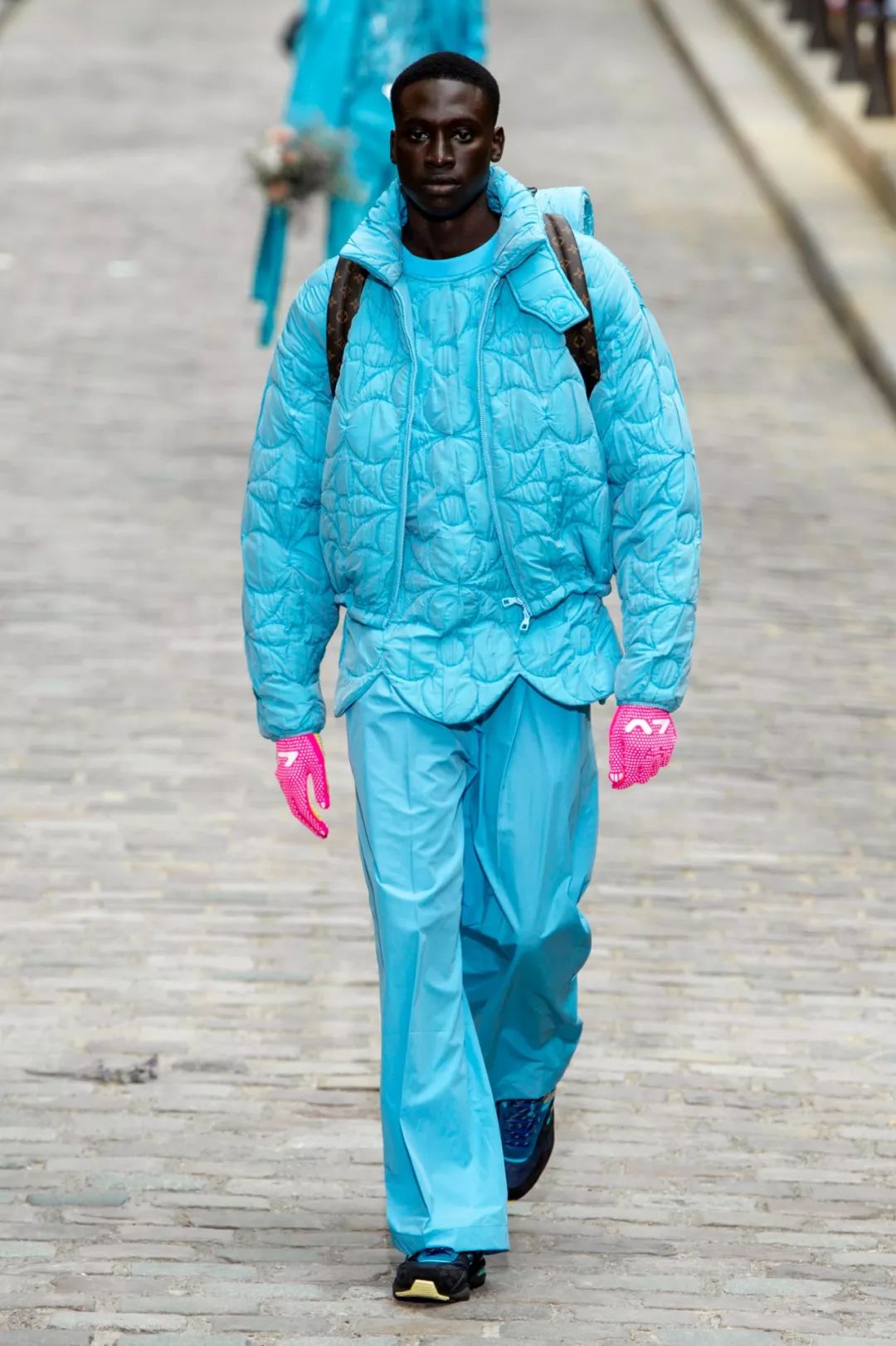 20年春夏男装流行色,2020国际服装春夏男装色彩配比