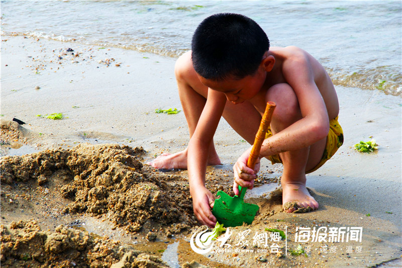 对烟台人来说,不洗海澡(xiajiaozi)就不算过夏天