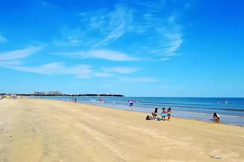 对烟台人来说,不洗海澡(xiajiaozi)就不算过夏天