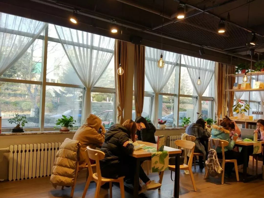 高校校园书店怎么开？听听央视报道怎么说