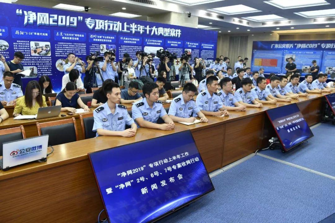 鐚庡ご涓汉淇℃伅璇堥獥,鐚庡ご楠楃畝鍘嗗拰鐓х墖