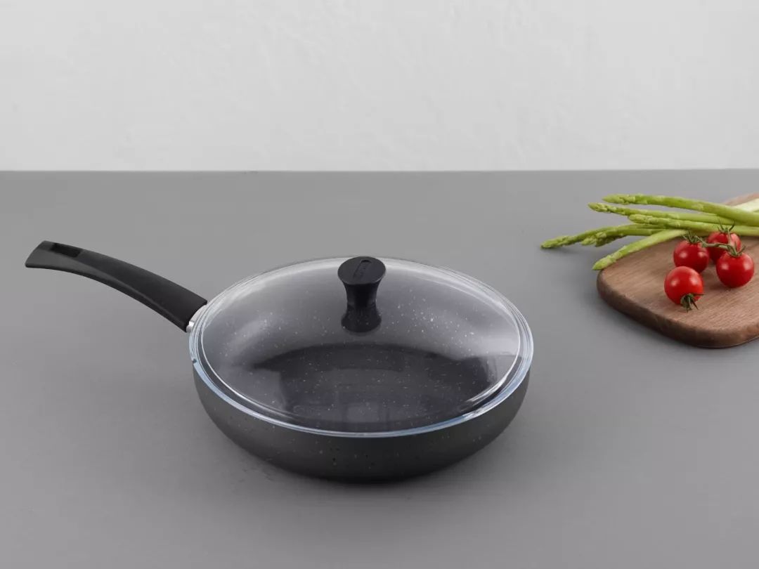 一条精选|300元不到,买了两口意大利的火山岩锅,做菜不粘还少油烟