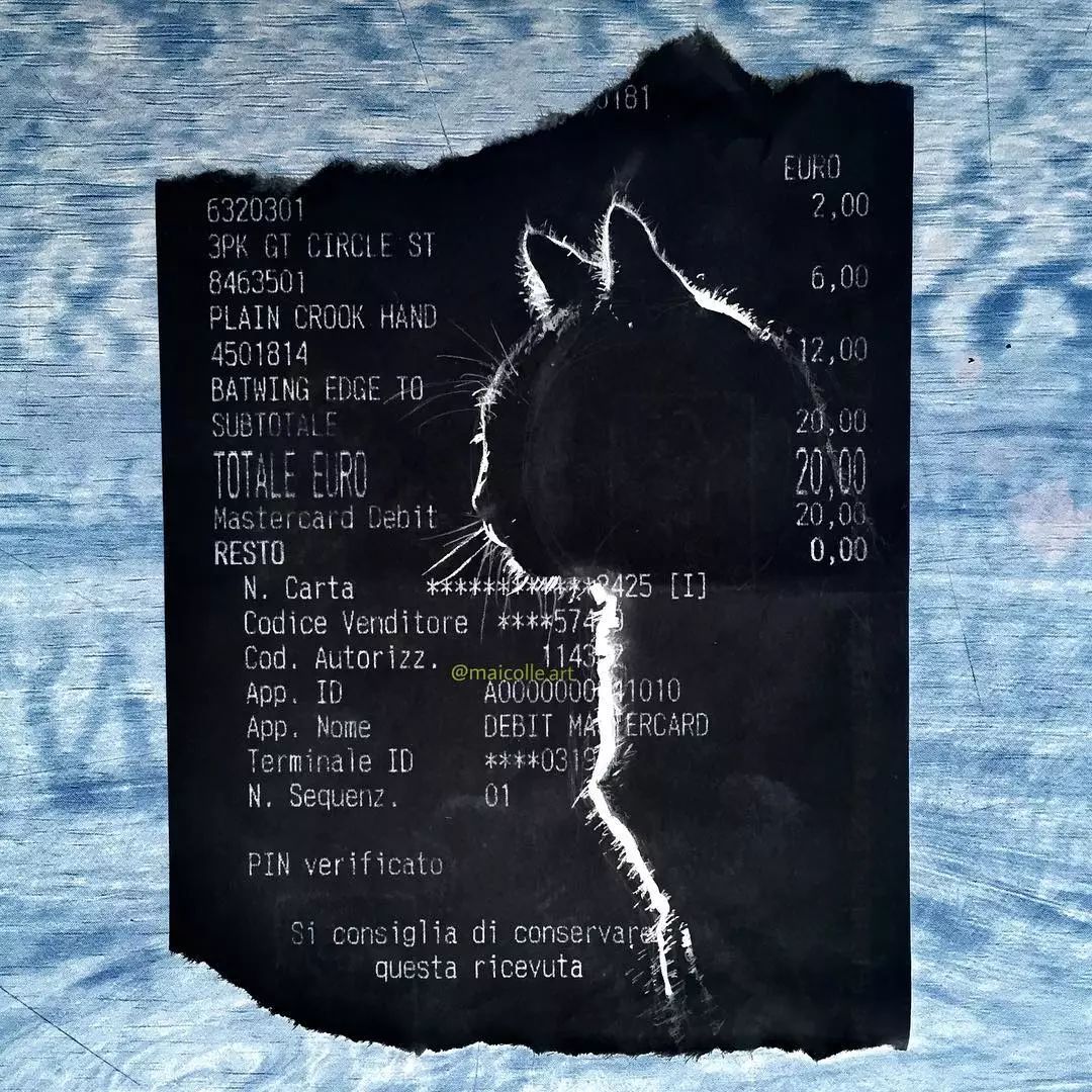 画纸用光了？多去几趟超市就有了。他把购物小票秒变成世界名画