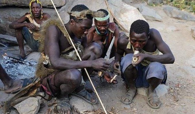 非洲最封闭部落，当地“大臀美女”，在这里要听男人的话