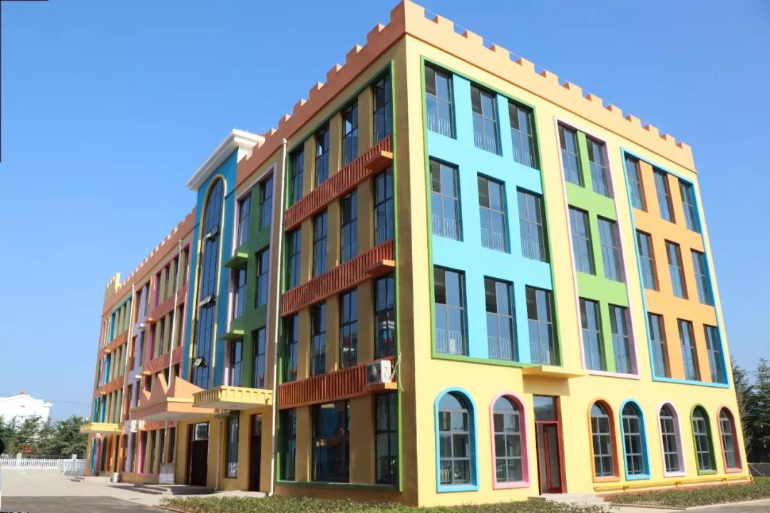 徜徉在美丽的金平湖畔,徜徉在北大校园