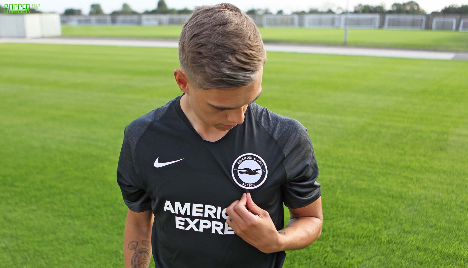 21-22英超曼城客场球衣,英超积分榜纽卡斯尔客场球衣