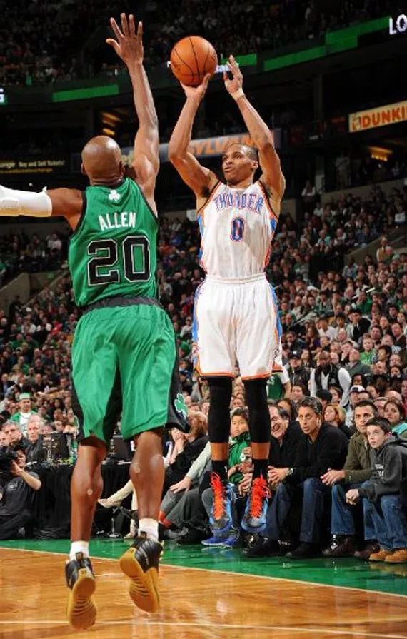 中国男篮拿2个金牌,中国男篮最新上脚球鞋