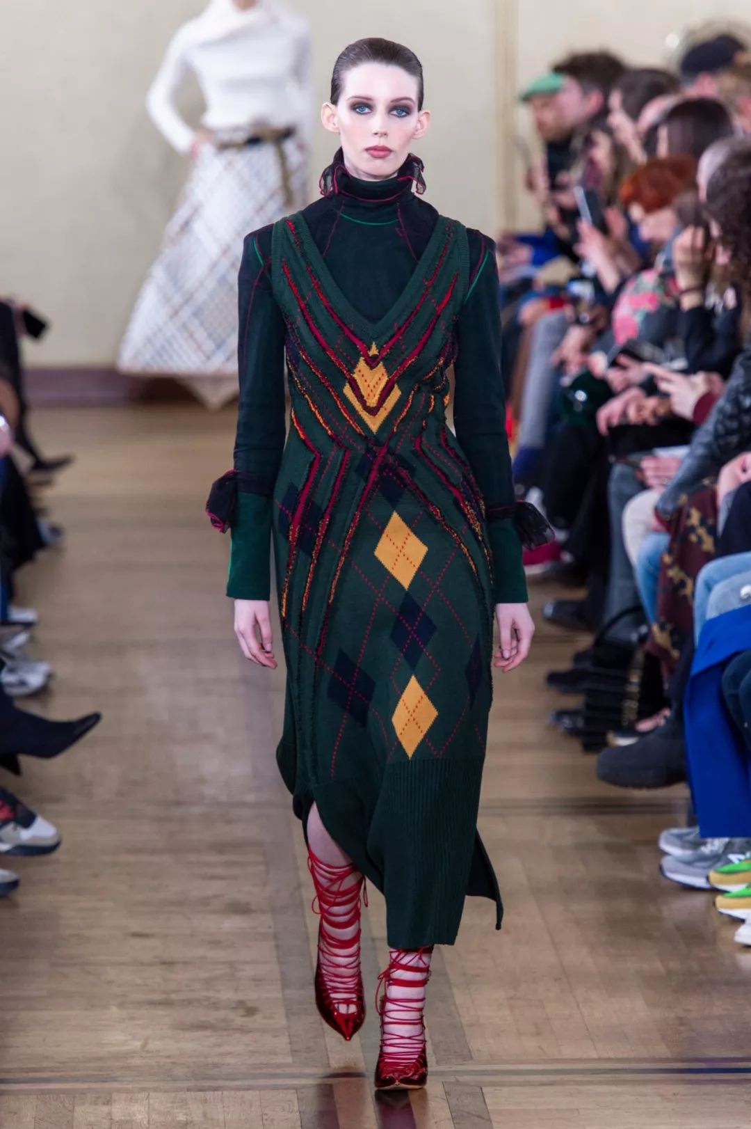 21年秋冬女装流行趋势,21年秋冬女装流行色