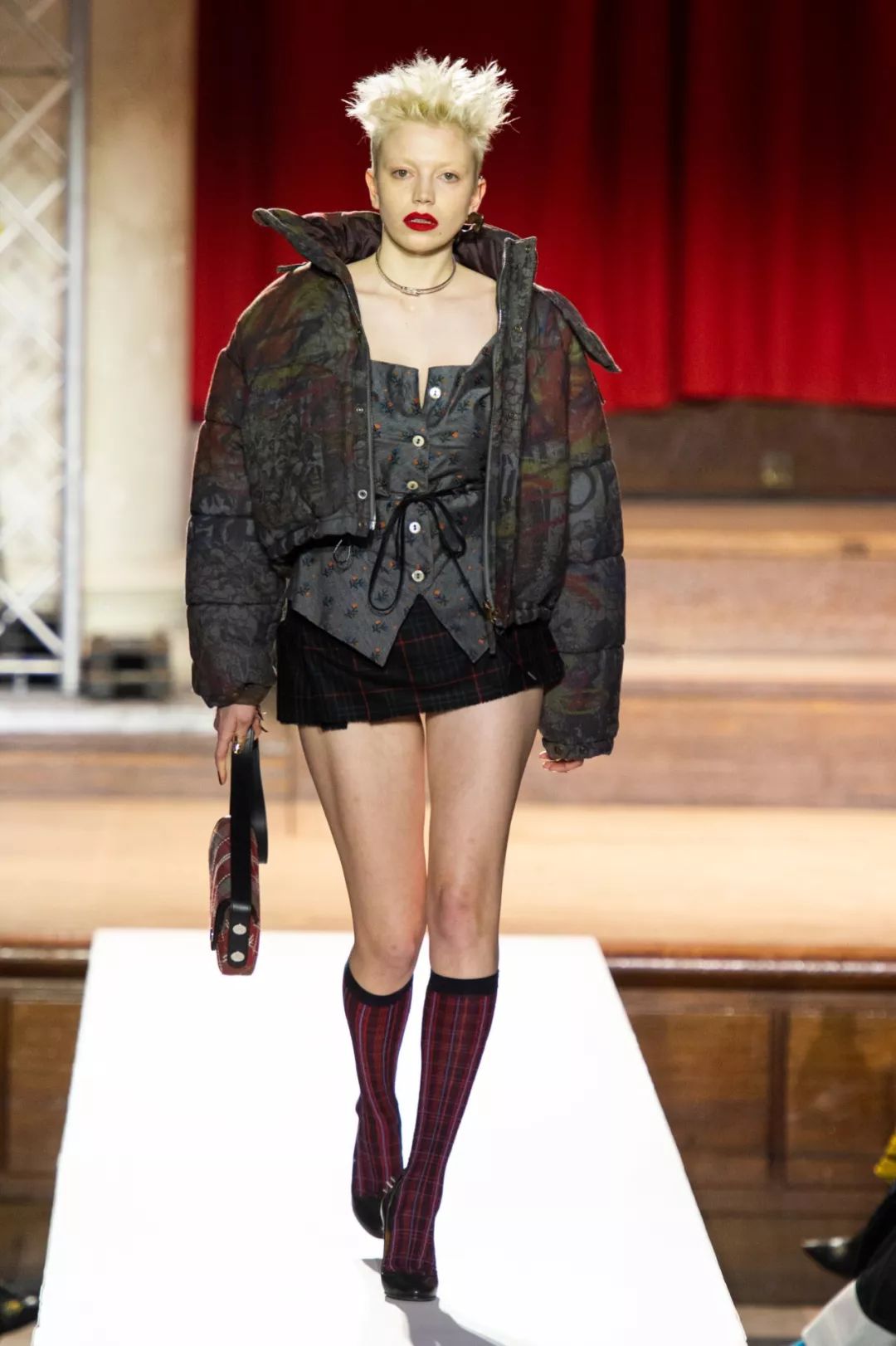 21年秋冬女装流行趋势,21年秋冬女装流行色