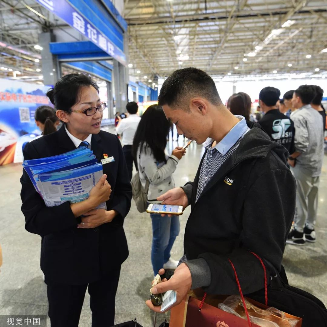 如果行李箱忘在高铁上了怎么办,坐高铁东西忘到车上的该怎么办