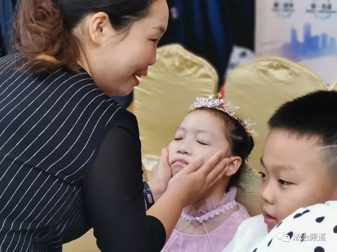 华夏欢乐诵鸣笛启航——郑州站