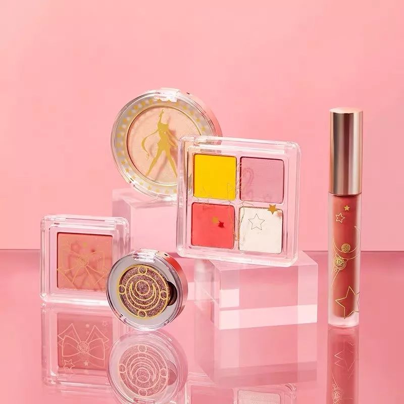 优衣库把自己藏起来,优衣库四个月亮