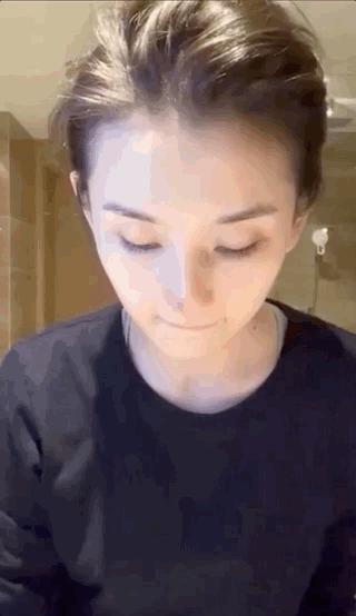 宋祖儿画猫眼妆,宋祖儿用口水画三角眼影