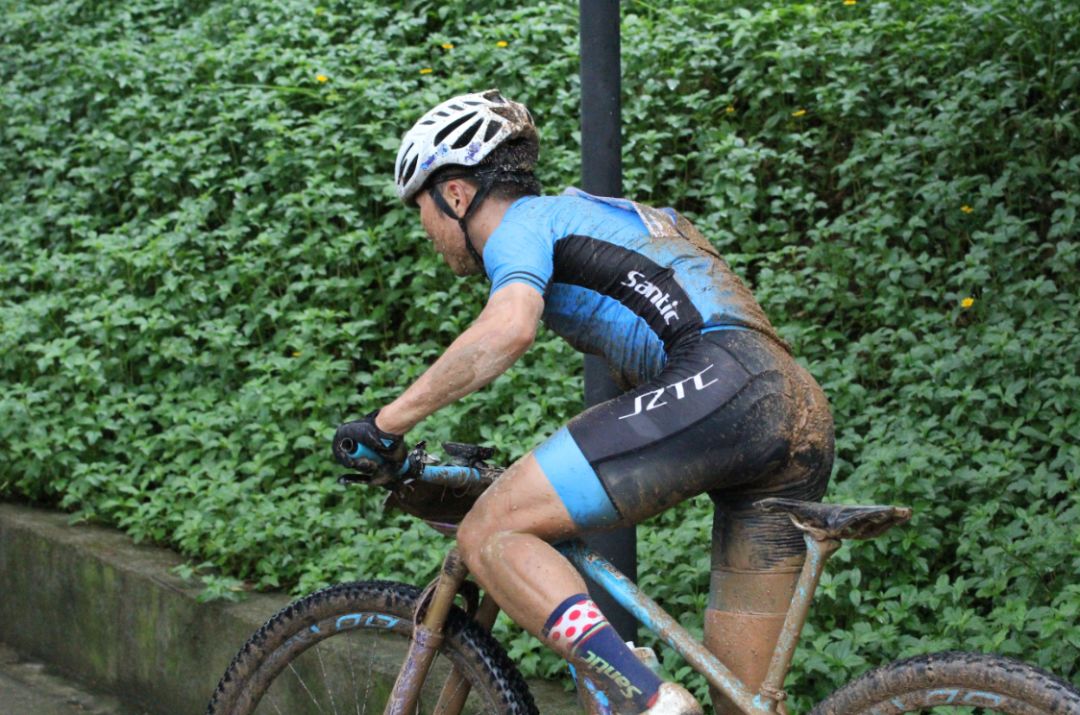 骑行袜和长袜有什么区别,骑行袜和徒步袜