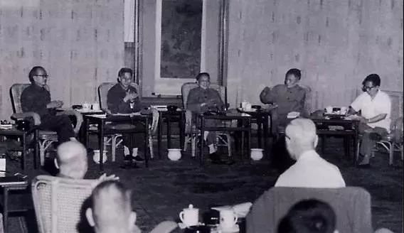 青看点||今天他115岁了，*小平邓**人生的40个瞬间