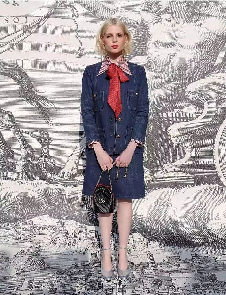 雎晓雯周冬雨吹泡泡,雎晓雯吹泡泡周冬雨