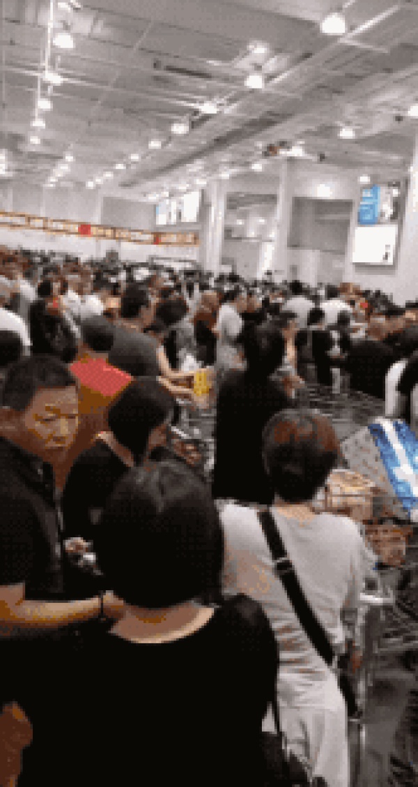 costco开业半天被买停罐车,costco开市第三天