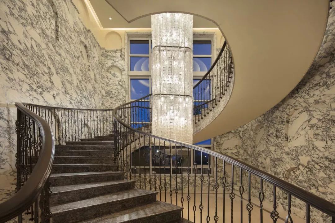 听海钻山堡端庄，偷心大连