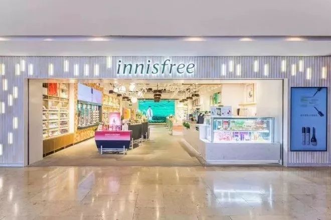 阿里20亿美金收购网易考拉;PRADA将关闭香港最大门店;盒马购物中心“盒马里”首家将落深圳|猫头鹰商业周报