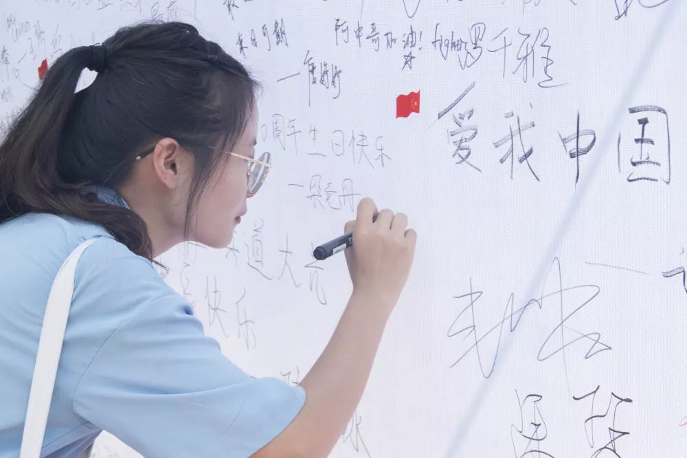 一中新生报到,新生报到迎新生