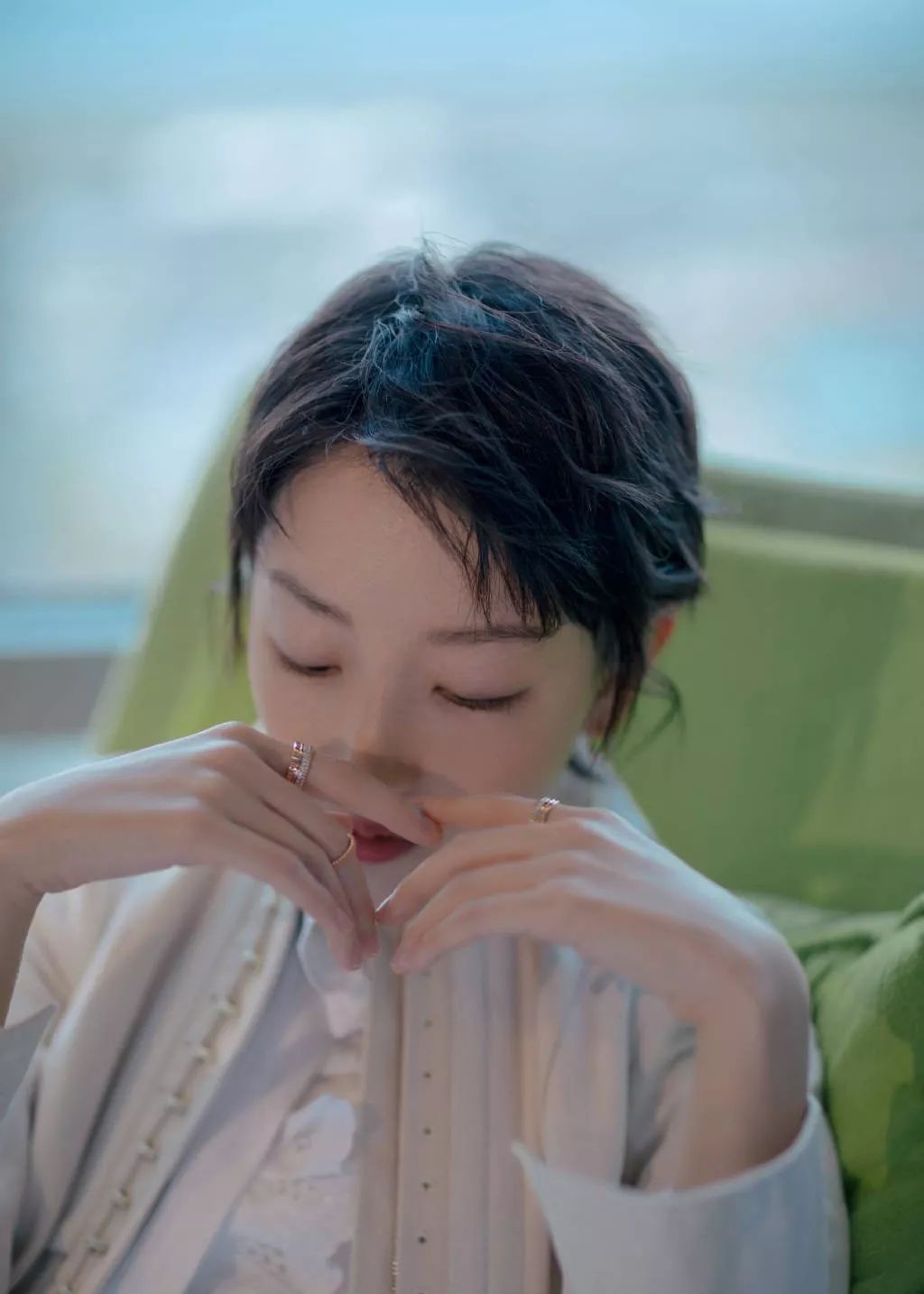 四款专属秋冬的慵懒发型,秋冬新款慵懒风宽松温柔