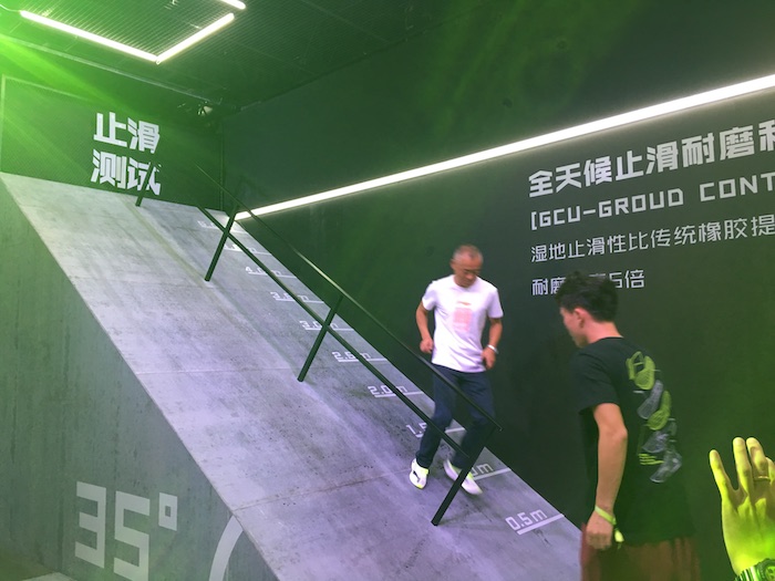 李宁1299价格,李宁烈骏ace云雾白1299