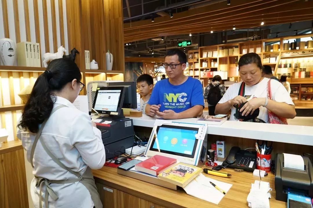 本周五，来斗门西堤图书馆！你选书我买单！