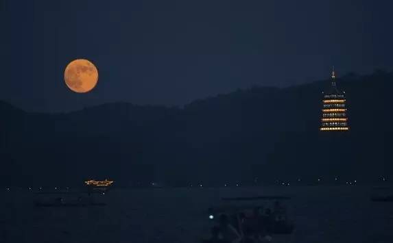 但愿人长久千里共婵娟跟中秋有关,但愿人长久千里共婵娟是写中秋吗