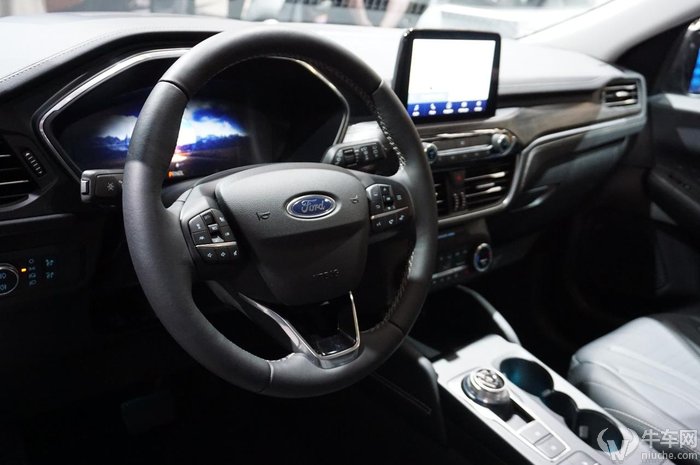 法兰克福车展：更精致饱满实拍福特全新一代Kuga（翼虎）