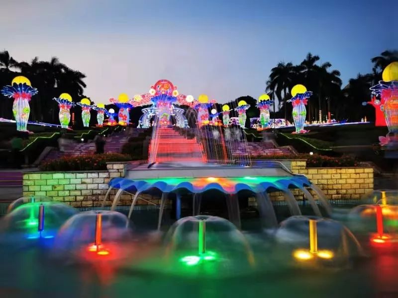 白天赏花晚上看灯光秀意境餐厅,云台花园看花灯