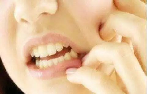 蛀牙禁忌吃什么,蛀牙到底该补还是该治疗