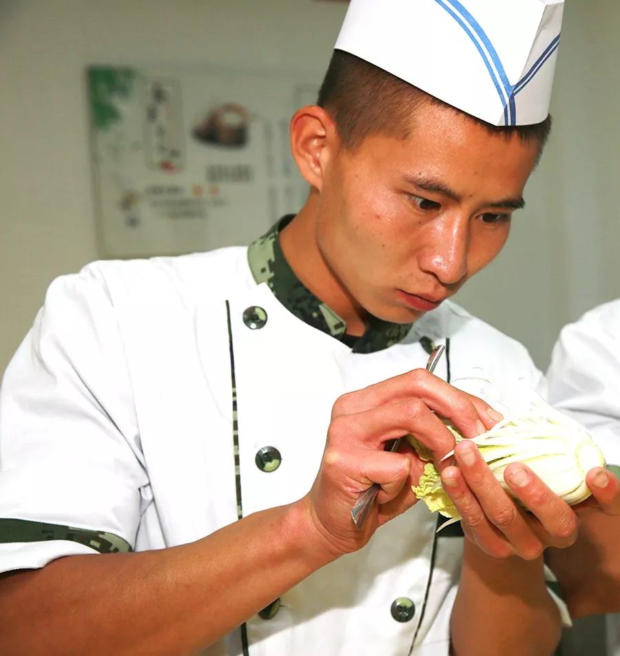 军营“厨神”初长成，三尺灶台显身手——记一次香味满满的培训