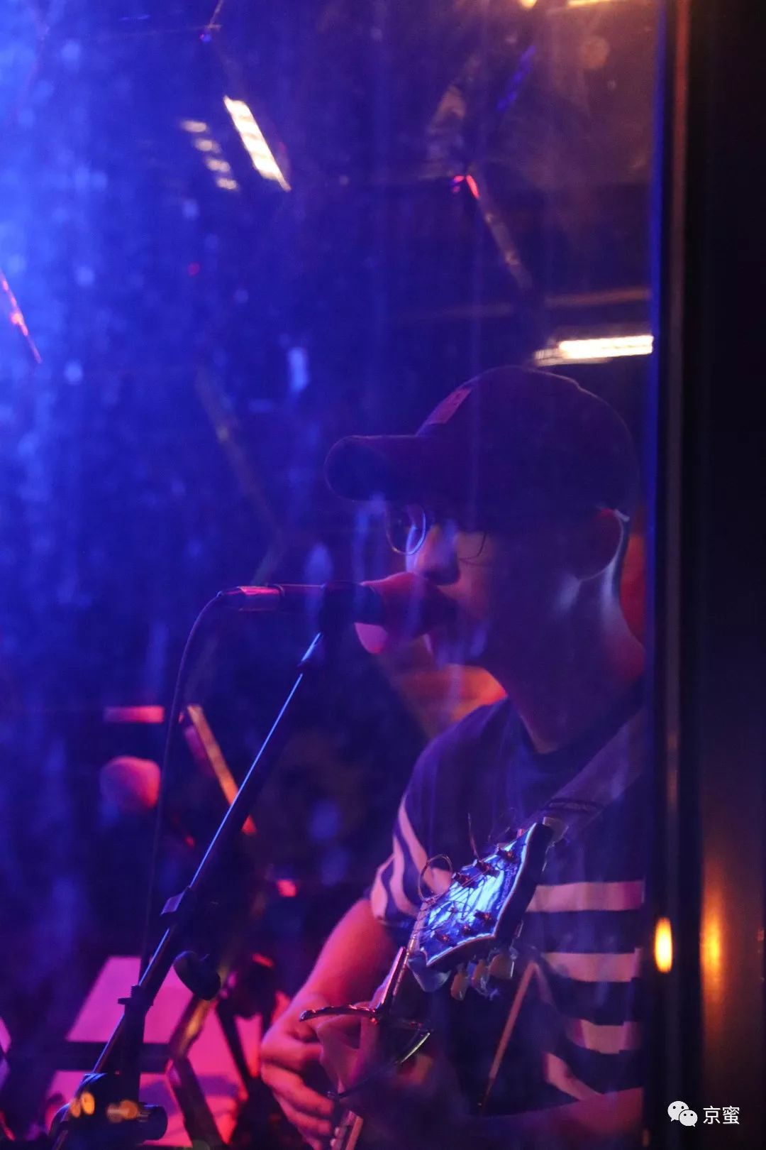 后海悦界酒吧男驻唱,后海适合一个人去的酒吧