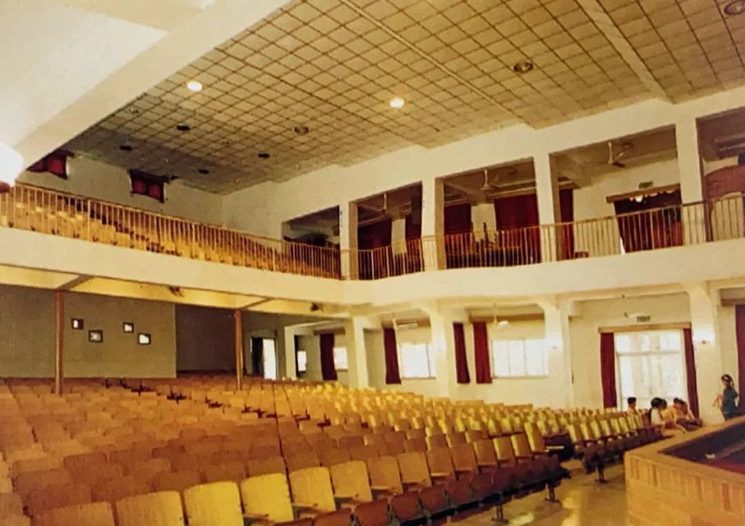 东横街老店的最后一天，我回到了中城小学