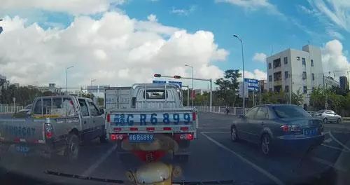 行车记录仪后视镜选购,怎样选购行车记录仪内存卡