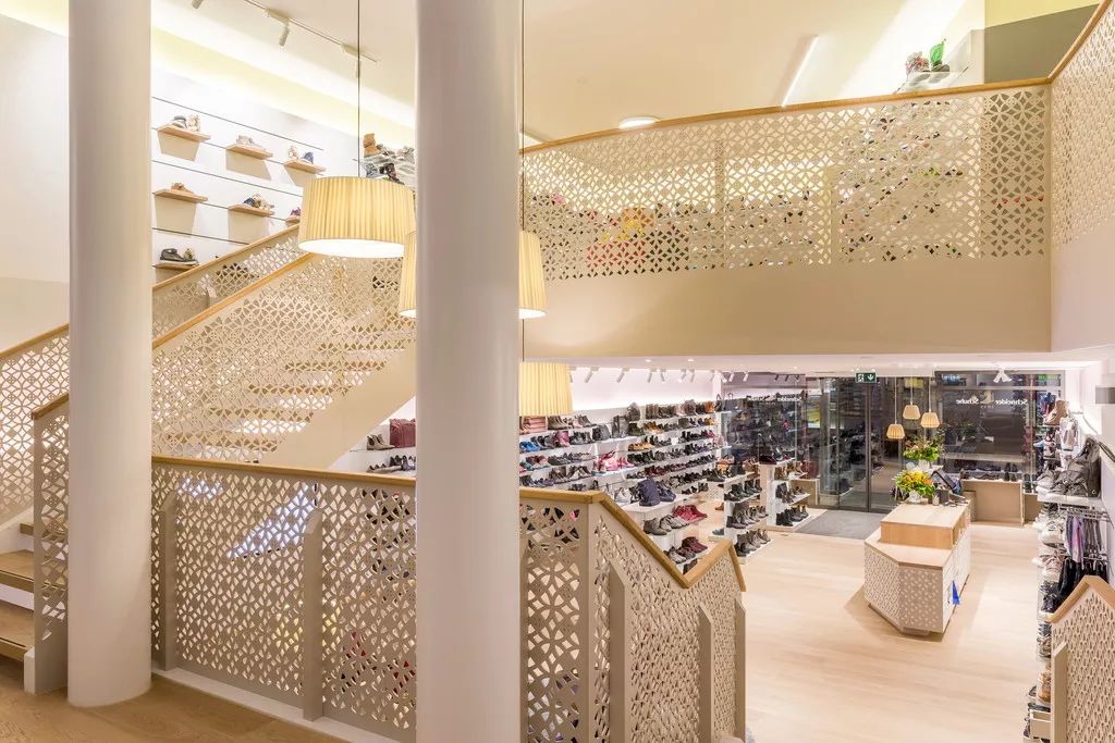 孙杨骚操作,孙杨身穿豹纹泳裤视频