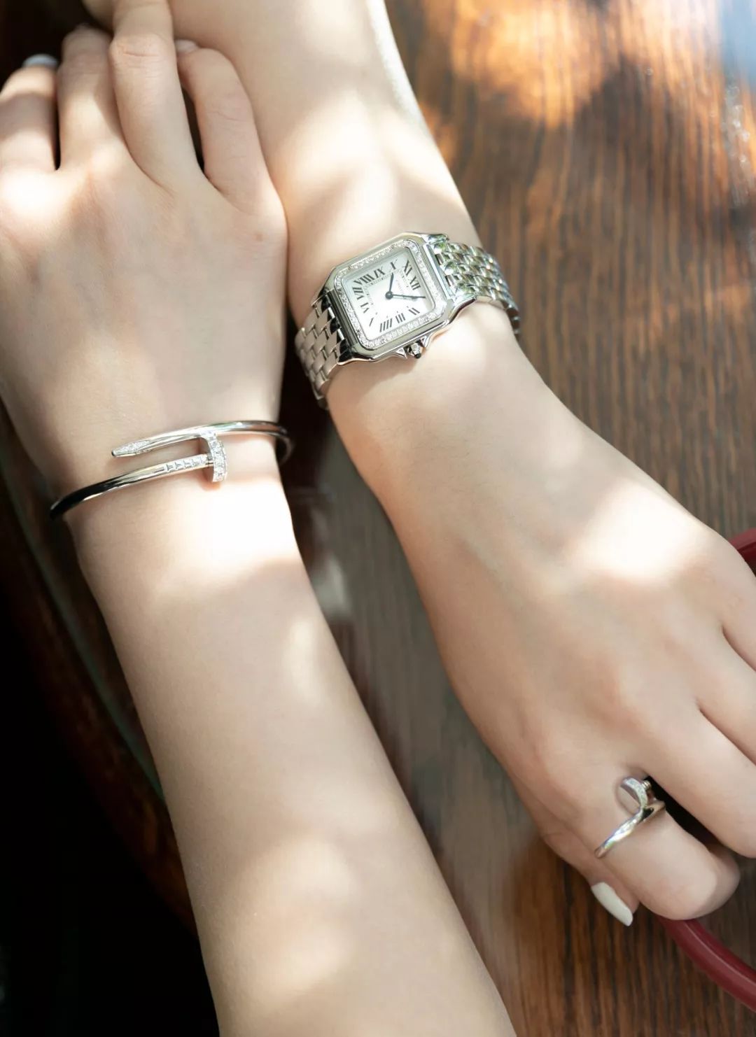 戴手表什么样的女人最漂亮,戴什么手表的女人最有气质