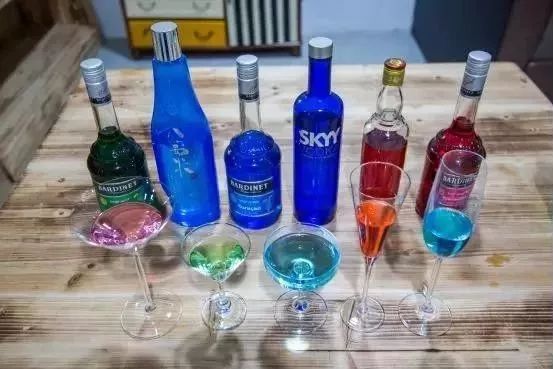 喜迎国庆醉美土楼|借问酒家何处有？拳王争霸风情街！我有酒，你有故事吗？