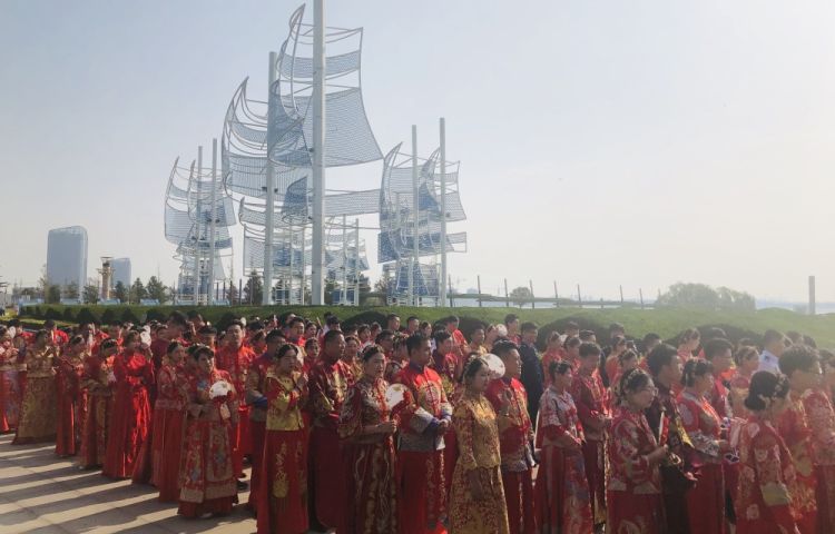 东明县新时代文明实践集体婚礼,胶州市70对新人集体婚礼