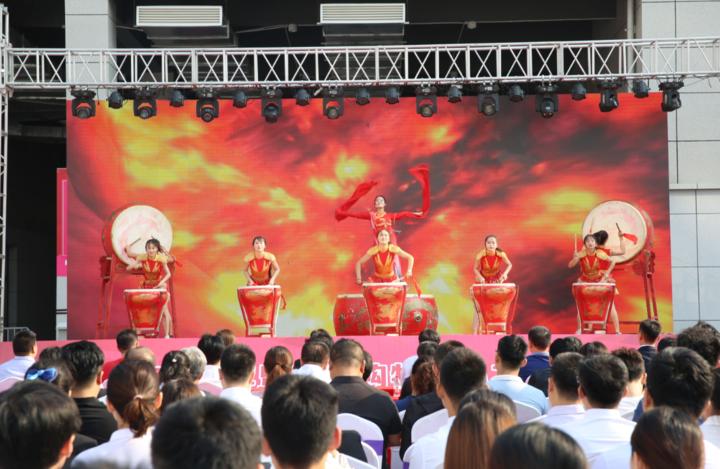 聊城当代国际购物中心负一楼,聊城当代购物中心9周年庆典