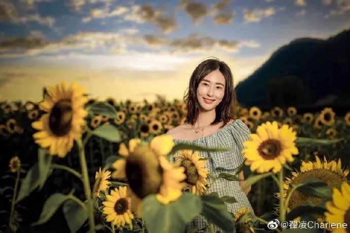 闈犳壆涓戣蛋绾㈢殑缃戠孩,闈犳檼涓戠収鐖嗙孩