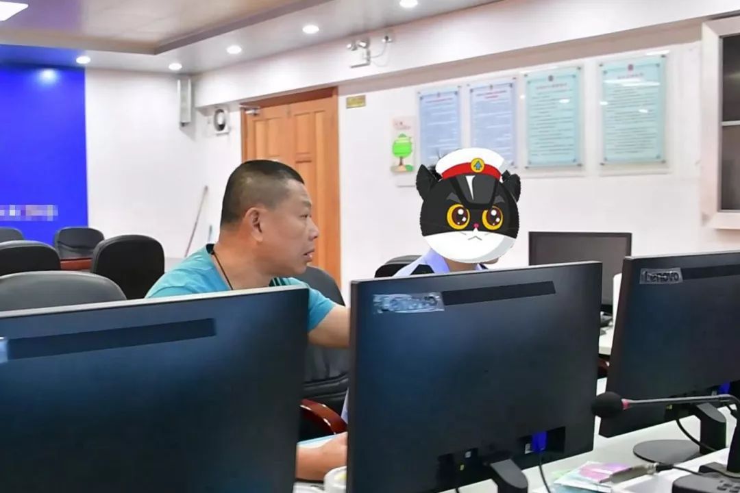 即使心脏做了两次支架手术，便衣警察颜海龙依然奋战在一线