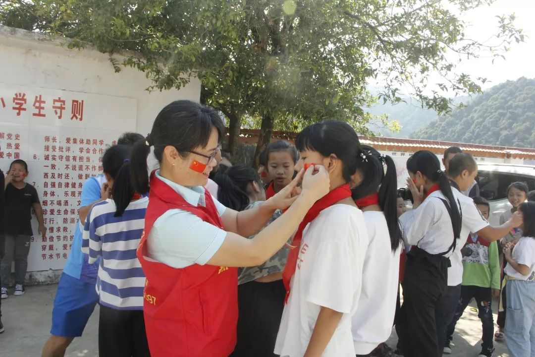 红色传承，向*旗国**敬礼