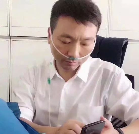 主持人累到吸氧，7万只鸽子是借的……阅兵幕后同样让人特别激动